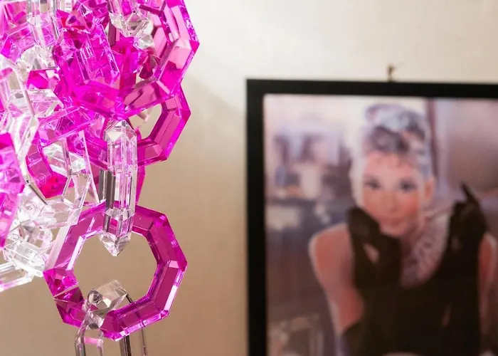 Pink House Secret Spot In * Rom